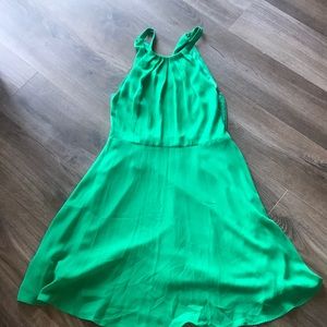 Kelly green Express Dress. Perfect for the summer
